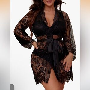 Elegant Black Lace 3-piece lingerie set w Robe